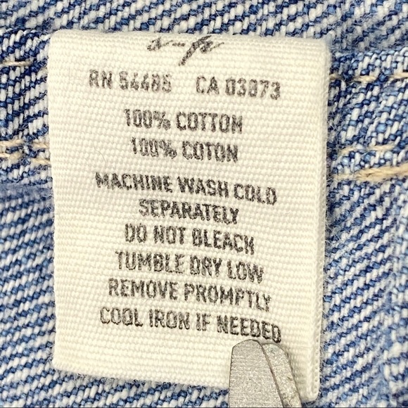 AMERICAN Eagle Studded Distressed Denim Jacket - Picture 13 of 14